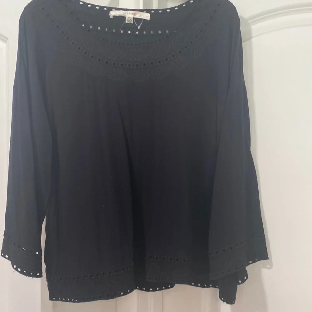 Max Studio 100% rayon blouse. Size XL